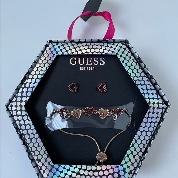 Guess Women’s Gold Tone Heart Shape Slider Bracelet & Earrings Set NWT - Picture 1 of 2